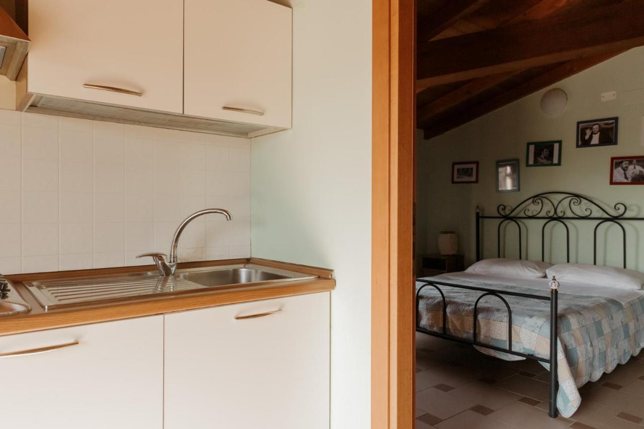 B&B Rosa Dalfonsina Villalfonsina Bagian luar foto